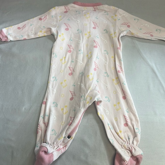 Tuffy Baby Onesie with Musical Note Design - Picture 4 of 4